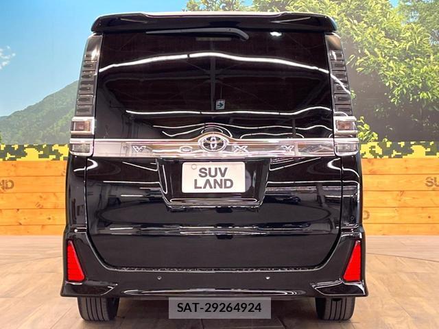 Toyota VOXY 2021-08 8548429-10