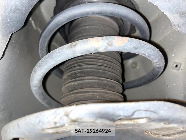 Toyota VOXY 2021-08 8548429-14