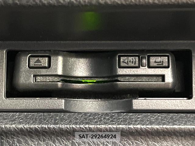 Toyota VOXY 2021-08 8548429-3