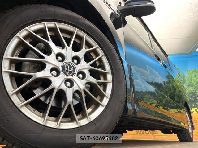 Toyota VOXY 2017-08 8548444-13