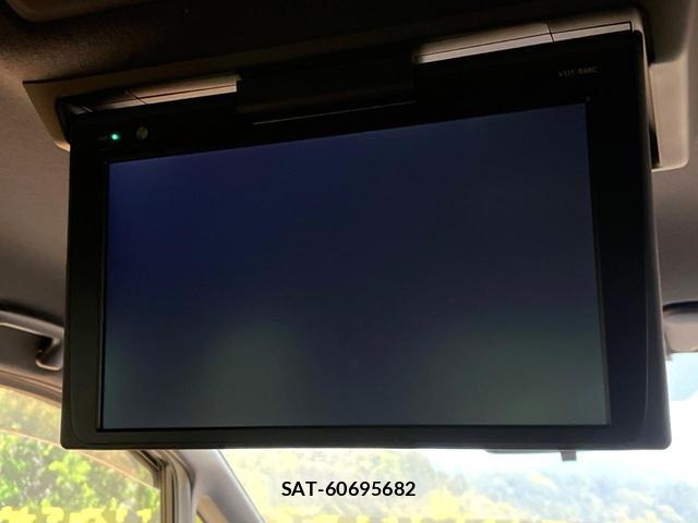 Toyota VOXY 2017-08 8548444-4