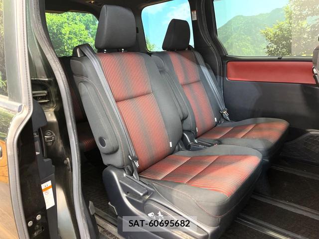 Toyota VOXY 2017-08 8548444-8
