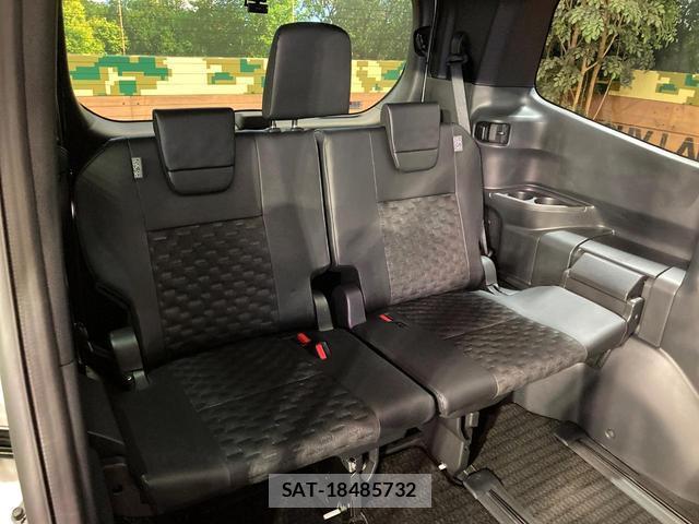 Toyota VOXY 2023-09 8549164-10