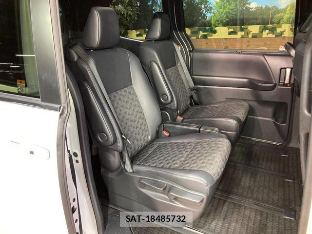 Toyota VOXY 2023-09 8549164-9
