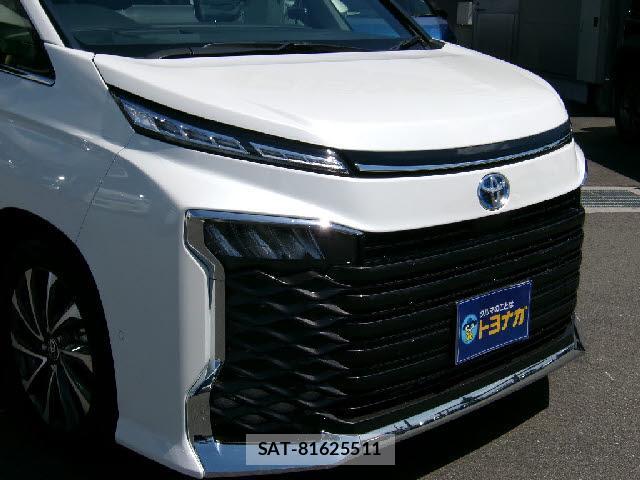 Toyota VOXY 2025-03 8549353-7