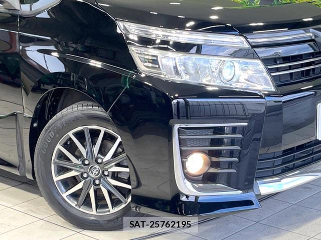 Toyota VOXY 2016-02 8549433-12