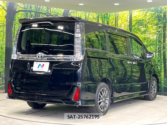 Toyota VOXY 2016-02 8549433-17