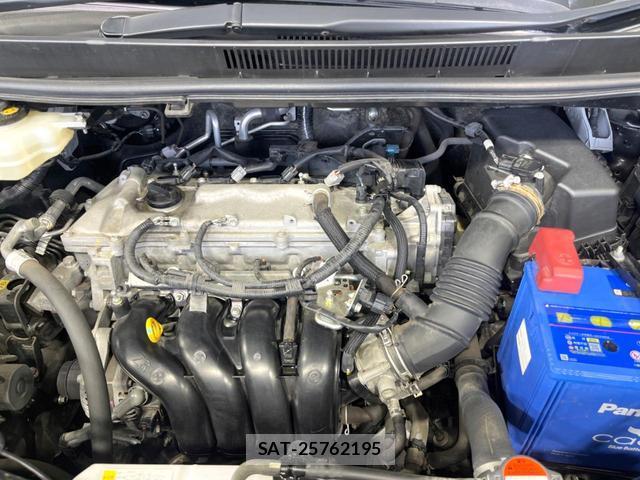 Toyota VOXY 2016-02 8549433-18