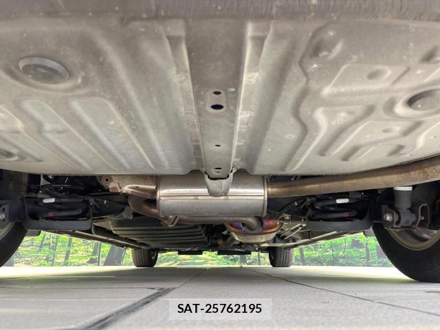 Toyota VOXY 2016-02 8549433-19