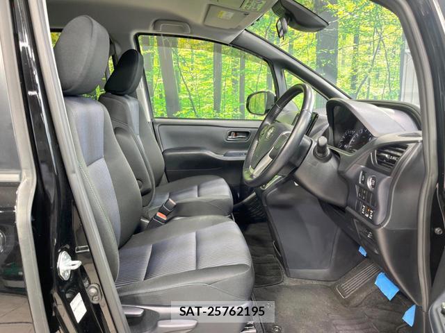 Toyota VOXY 2016-02 8549433-7