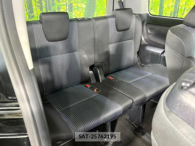 Toyota VOXY 2016-02 8549433-9
