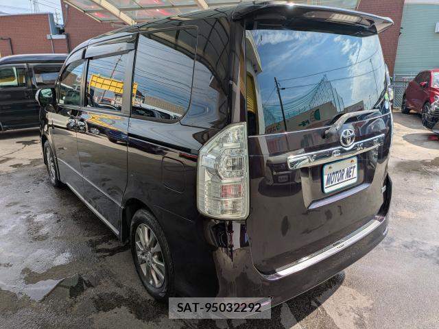 Toyota VOXY 2013-09 8549451-10
