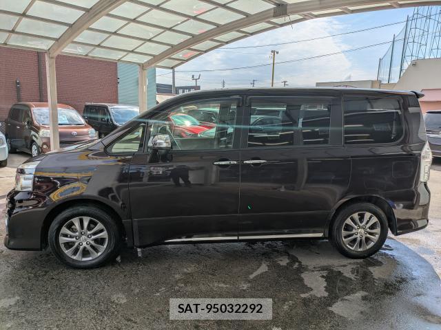 Toyota VOXY 2013-09 8549451-11