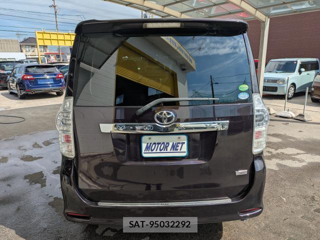 Toyota VOXY 2013-09 8549451-13