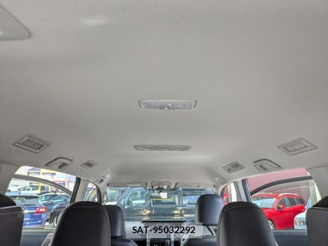 Toyota VOXY 2013-09 8549451-16