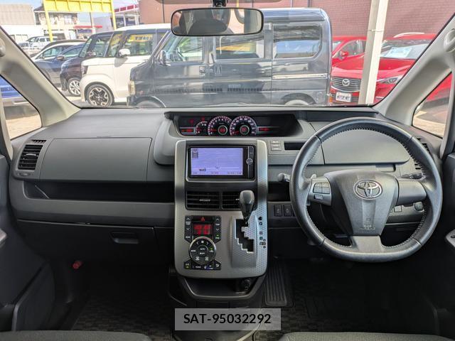 Toyota VOXY 2013-09 8549451-2