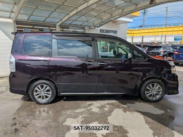 Toyota VOXY 2013-09 8549451-3