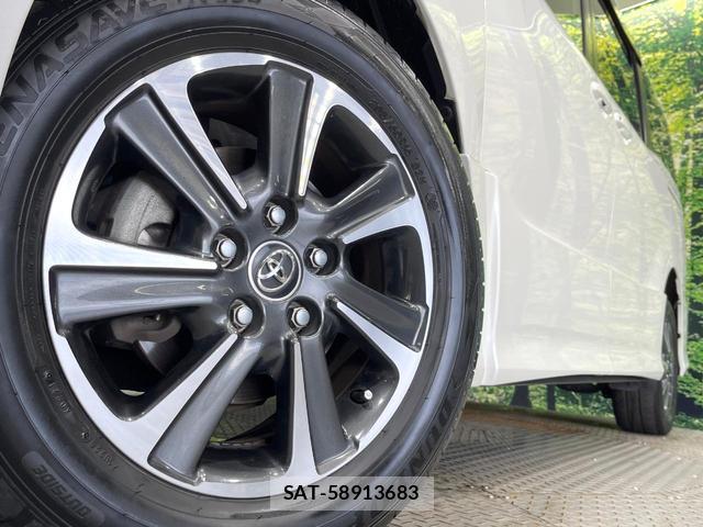 Toyota VOXY 2017-07 8549503-13