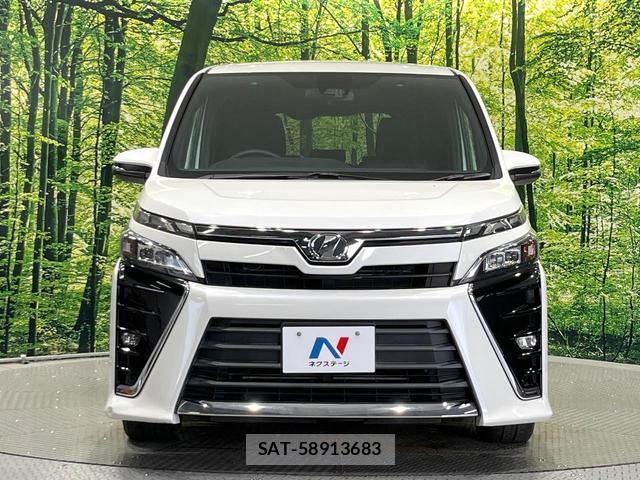 Toyota VOXY 2017-07 8549503-14