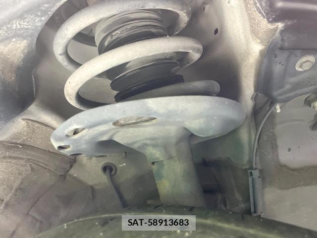 Toyota VOXY 2017-07 8549503-19