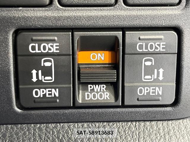 Toyota VOXY 2017-07 8549503-5
