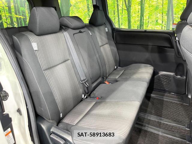Toyota VOXY 2017-07 8549503-8