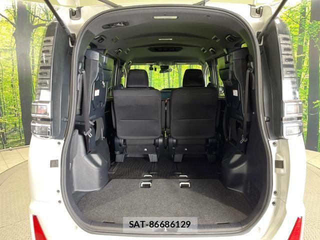 Toyota VOXY 2017-07 8549507-10
