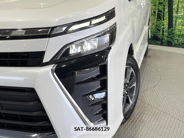 Toyota VOXY 2017-07 8549507-12