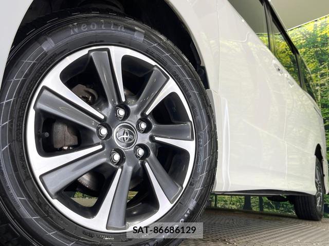 Toyota VOXY 2017-07 8549507-13