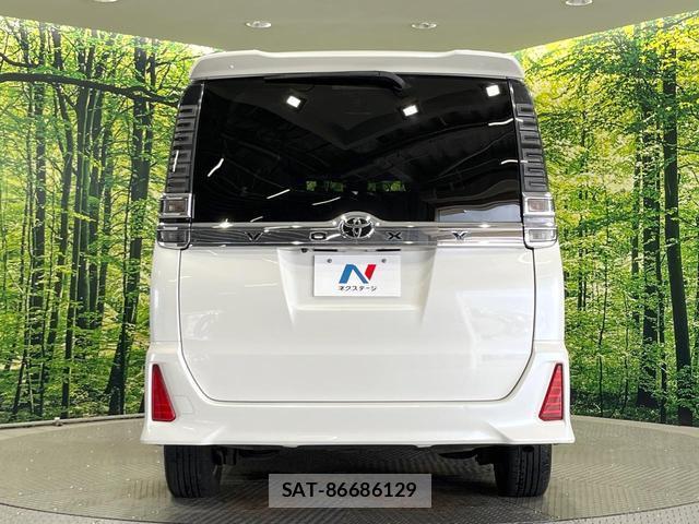 Toyota VOXY 2017-07 8549507-15