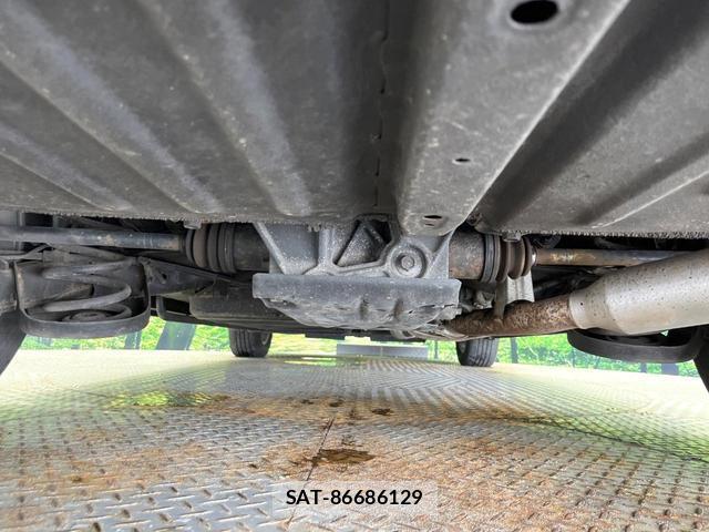Toyota VOXY 2017-07 8549507-18