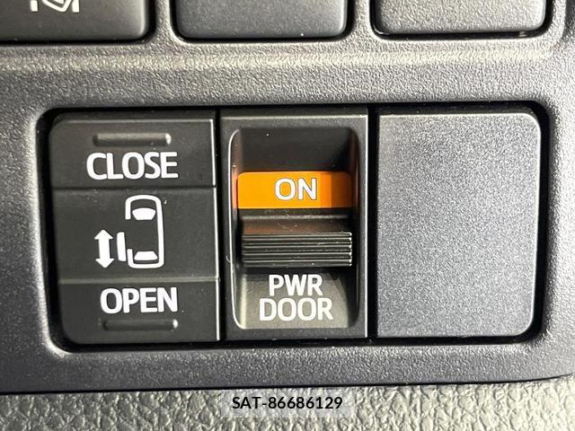 Toyota VOXY 2017-07 8549507-6