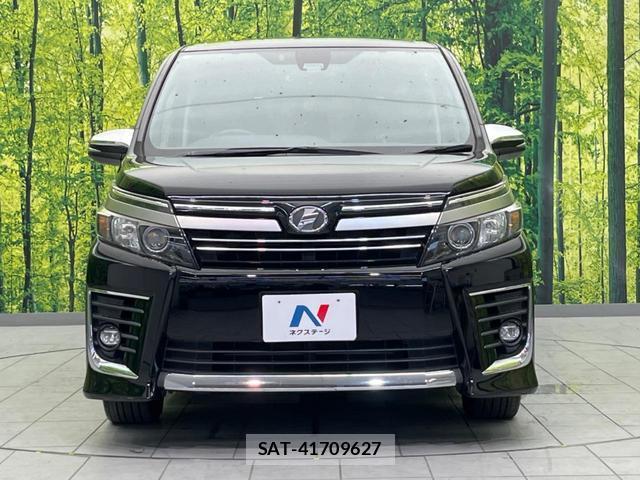 Toyota VOXY 2016-10 8549596-14