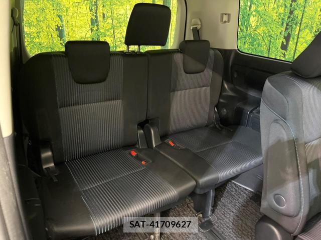 Toyota VOXY 2016-10 8549596-9