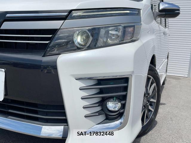 Toyota VOXY 2016-08 8549634-11