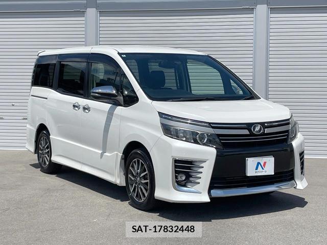 Toyota VOXY 2016-08 8549634-15