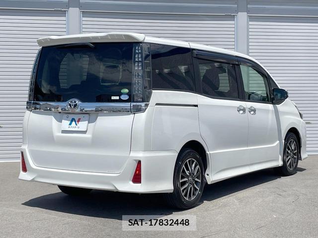 Toyota VOXY 2016-08 8549634-16