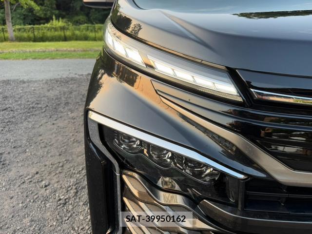 Toyota VOXY 2024-06 8549890-11