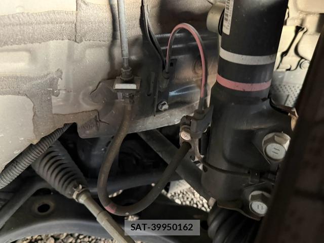 Toyota VOXY 2024-06 8549890-16
