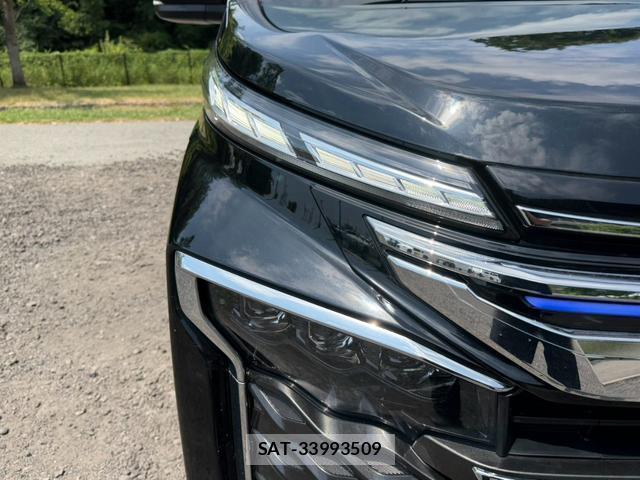 Toyota VOXY 2024-05 8549892-11