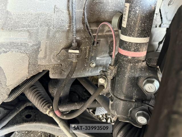 Toyota VOXY 2024-05 8549892-16