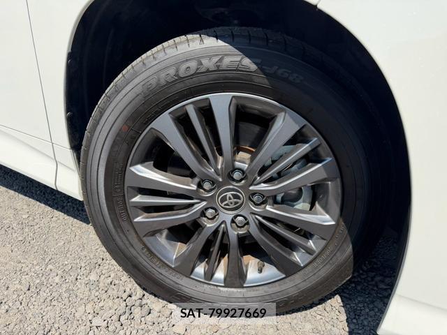 Toyota VOXY 2025-06 8549894-15