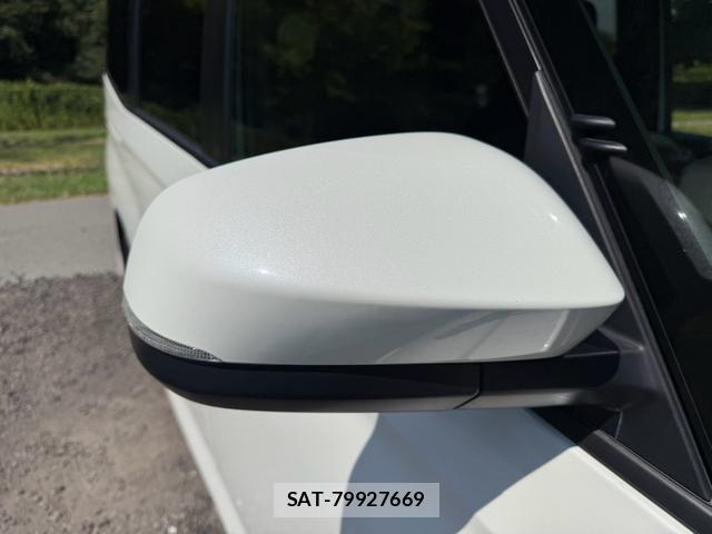 Toyota VOXY 2025-06 8549894-8