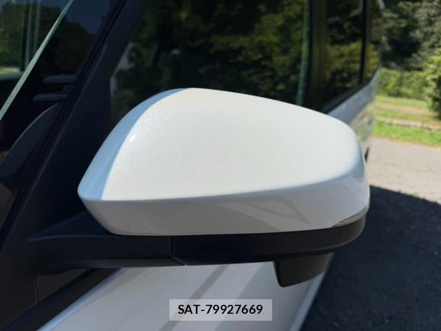 Toyota VOXY 2025-06 8549894-9