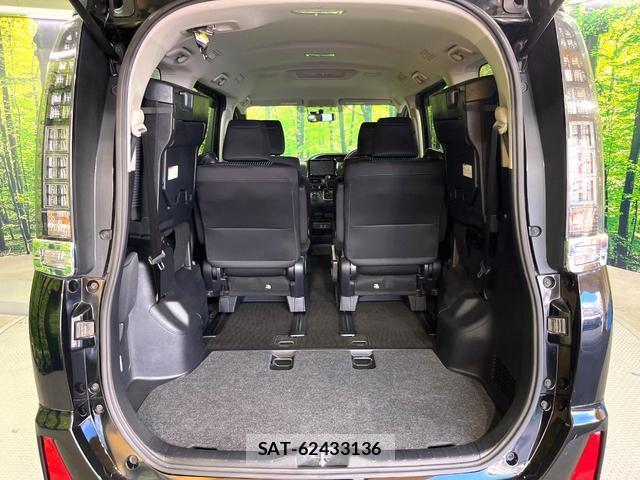Toyota VOXY 2015-11 8549991-11