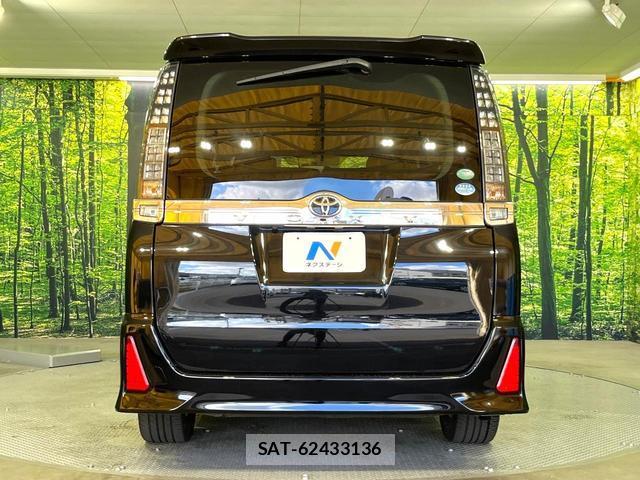 Toyota VOXY 2015-11 8549991-13