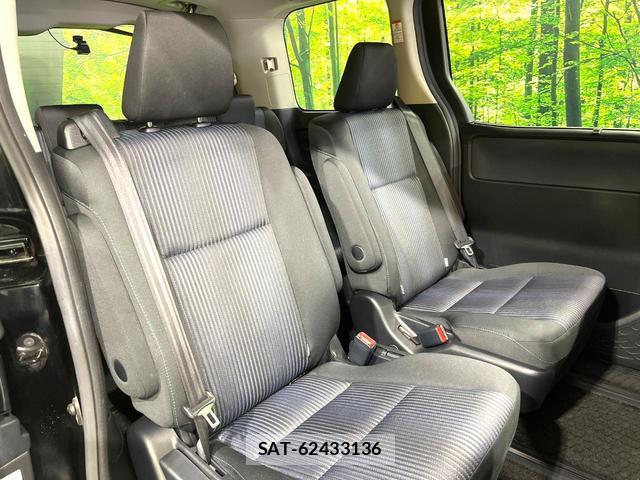 Toyota VOXY 2015-11 8549991-9