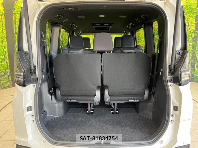 Toyota VOXY 2023-08 8550108-10