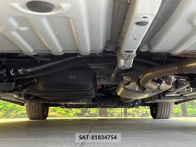 Toyota VOXY 2023-08 8550108-18