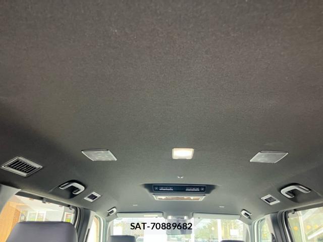 Toyota VOXY 2025-03 8550109-10